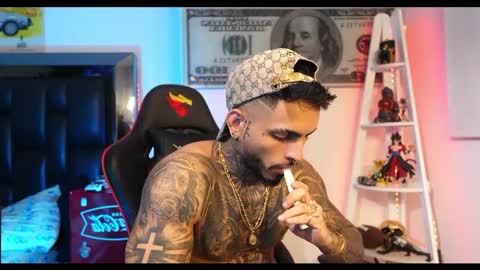 logan_hugh8 online show from 02.24.25