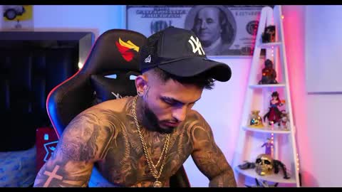 logan_hugh8 online show from 03.05.25