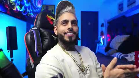 logan_hugh8 online show from 02.03.26