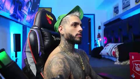 logan_hugh8 online show from 02.08.26