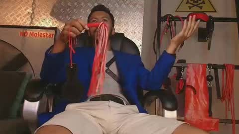 Snapshot of logan_mercer chatting on 12.05.25 logan_mercer online show from 12.05.25