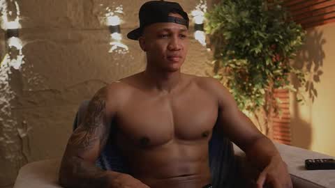 logan_varela online show from 11.10.25