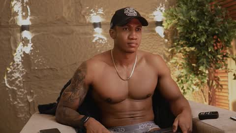 logan_varela online show from 11.27.25