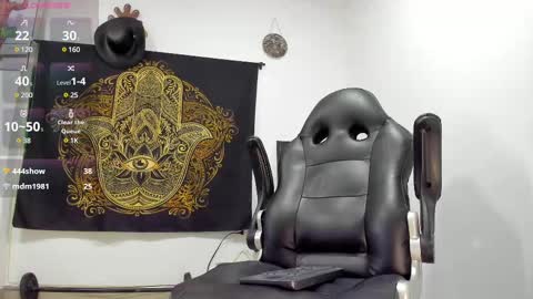 LOGAN WHITTERS online show from 03.08.25