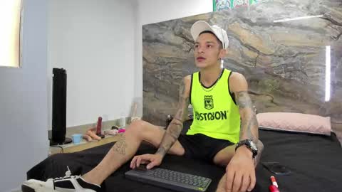 Snapshot of logan_wollff chatting on 04.15.26 logan_wollff online show from 04.15.26