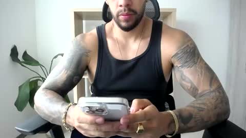 Logan Wolfp online show from 06.26.26