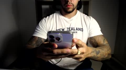 Logan Wolfp online show from 07.25.26