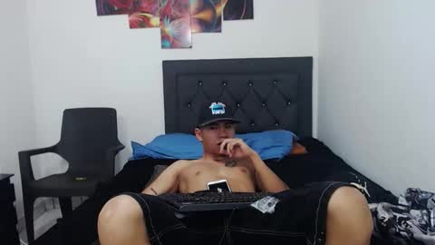 Snapshot of logannthh chatting on 10.27.25 logannthh online show from 10.27.25