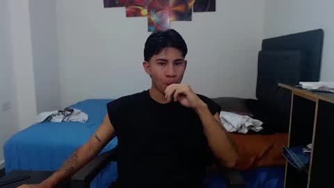 Snapshot of logannthh chatting on 10.31.25 logannthh online show from 10.31.25