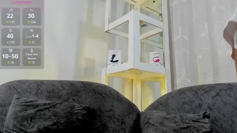 logantwink18 online show from 09.16.25