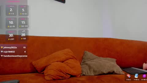 logantwink18 online show from 09.25.25