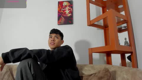 logantwink18 online show from 12.22.25