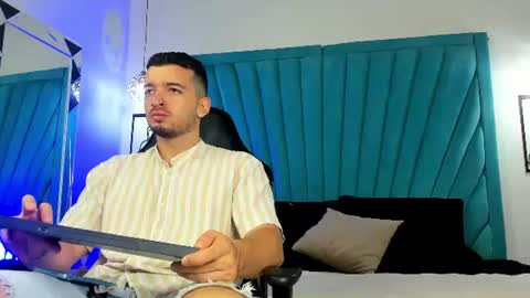 Logan Wolf online show from 07.28.26