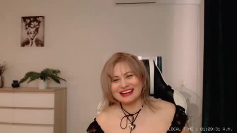 Snapshot of lola_anderson chatting on 02.28.25  Lola  online show from 02.28.25