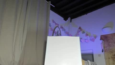 lola_belgium online show from 02.18.25