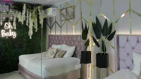 lola_saenz__ online show from 02.27.26