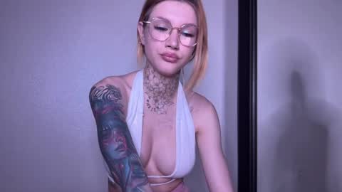 Adelia online show from 05.03.26