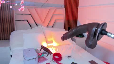 Lola Angel online show from 01.30.25