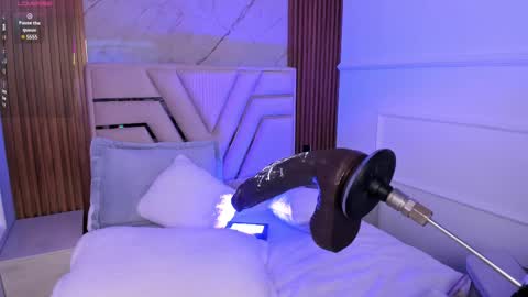 Lola Angel online show from 02.25.25