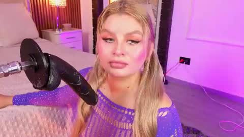 Lola Angel online show from 06.17.26