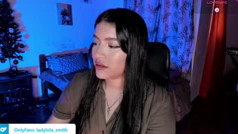 lolaasmith_21 online show from 12.25.24