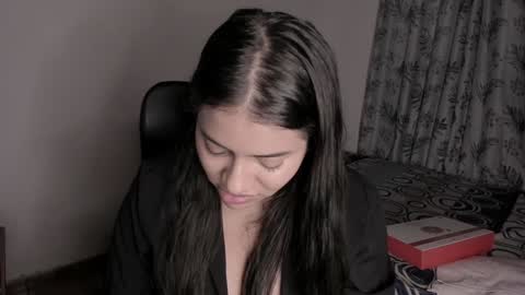 lolaasmith_21 online show from 01.11.25