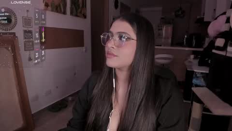 lolaasmith_21 online show from 11.20.25