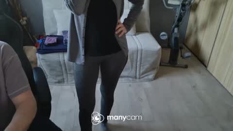 Snapshot of lolacharly chatting on 02.04.25 z1cpl38 online show from 02.04.25