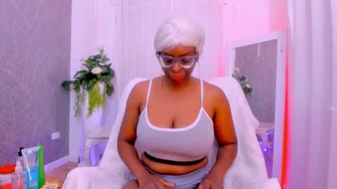 lola online show from 11.22.25