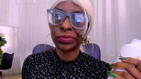 lola online show from 11.29.25