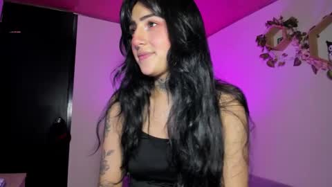 Snapshot of lolaleah_ chatting on 01.14.26 Lola online show from 01.14.26