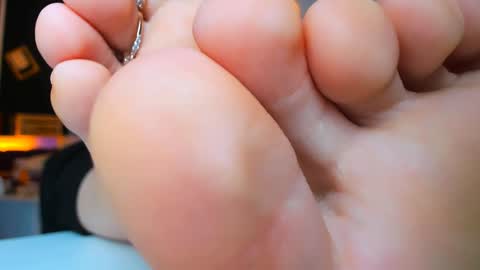 Snapshot of lolalemona chatting on 12.27.24 lolalemona online show from 12.27.24