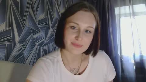 Snapshot of lolalibellule chatting on 09.24.25 Lola online show from 09.24.25