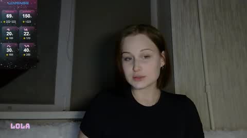 Snapshot of lolalibellule chatting on 10.31.25 Lola online show from 10.31.25