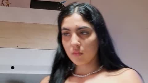 lolalola_12 online show from 10.29.25