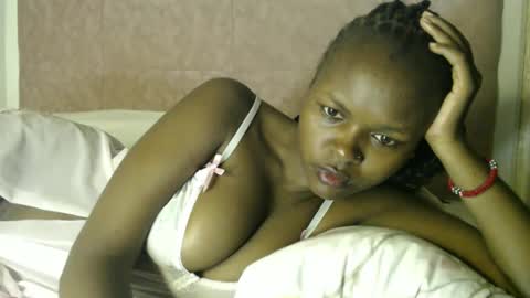 lolamia7 online show from 09.28.25