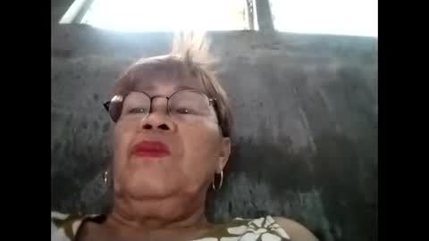 Snapshot of lolamommie chatting on 10.27.25 tey online show from 10.27.25