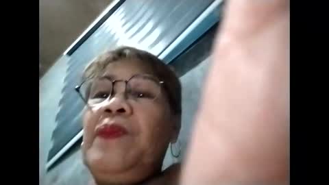 Snapshot of lolamommie chatting on 10.30.25 tey online show from 10.30.25