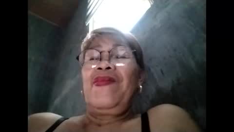 Snapshot of lolamommie chatting on 11.03.25 tey online show from 11.03.25