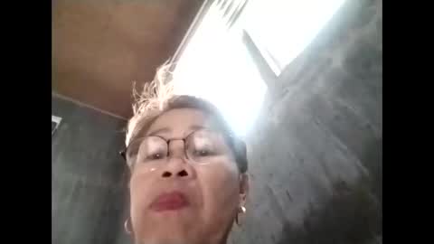 Snapshot of lolamommie chatting on 11.08.25 tey online show from 11.08.25