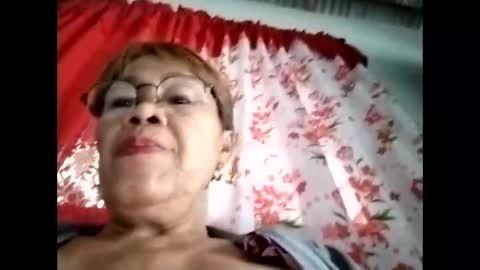 Snapshot of lolamommie chatting on 11.09.25 tey online show from 11.09.25