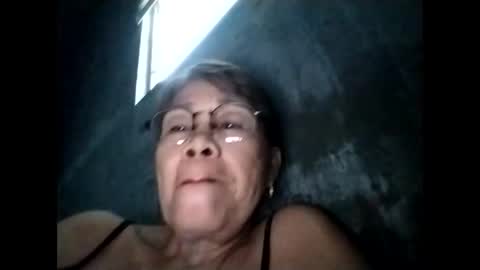 Snapshot of lolamommie chatting on 11.19.25 tey online show from 11.19.25