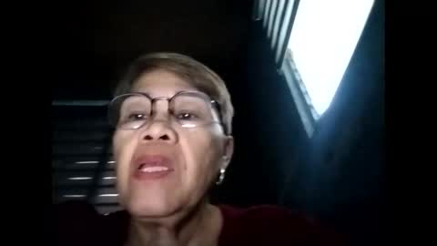 Snapshot of lolamommie chatting on 11.25.25 tey online show from 11.25.25