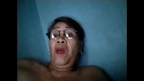 Snapshot of lolamommie chatting on 12.04.25 tey online show from 12.04.25