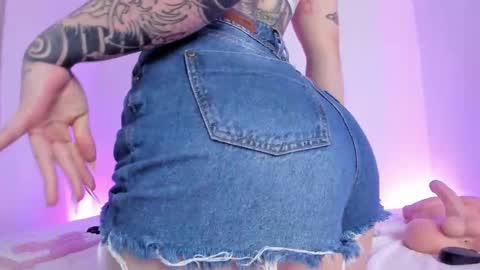 Snapshot of lolap_ chatting on 02.13.25 Lola online show from 02.13.25