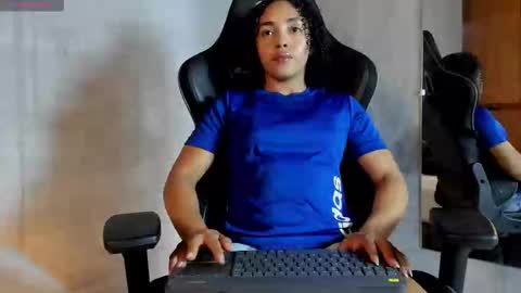 lolareyes1 online show from 02.20.26