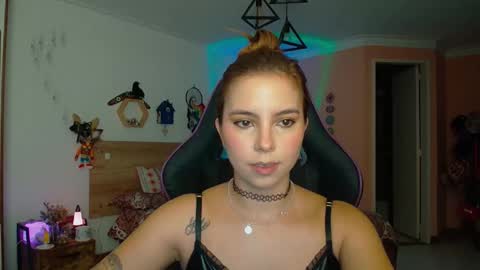 Snapshot of lolaverse chatting on 01.05.26 Lola doll online show from 01.05.26