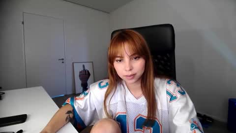 Snapshot of lolaverse chatting on 03.24.26 Lola doll online show from 03.24.26