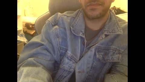 Snapshot of lolgivali chatting on 01.10.25 lolgivali online show from 01.10.25