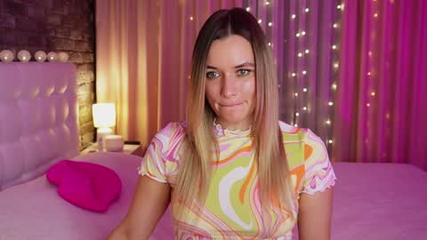 Victoria online show from 01.14.25